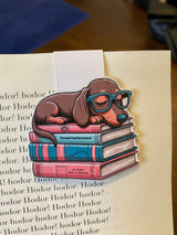 Sleeping dachshund bookmark detail