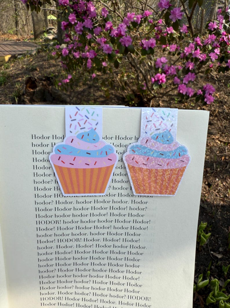 Cupcake bookmark laminate detail