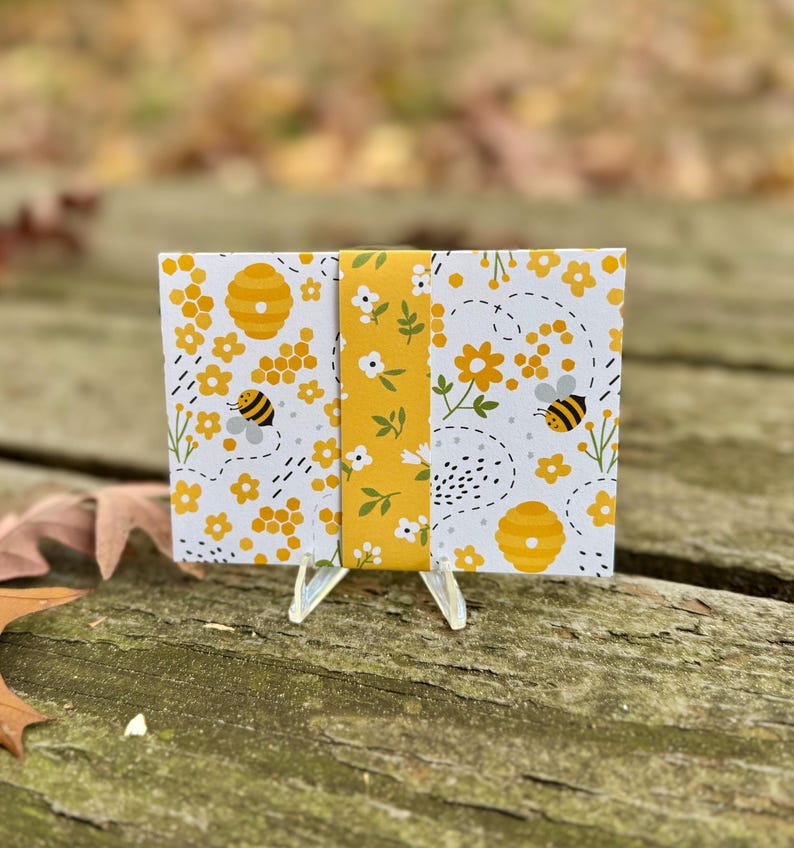 Bee-ing There card detail with envelope