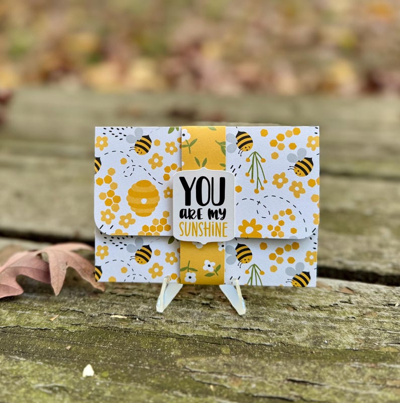 Bee Thank You for Bee-ing There card