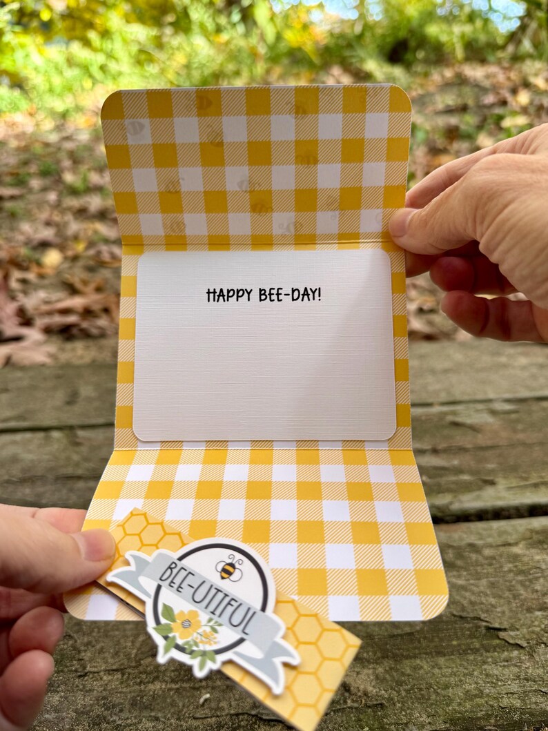 Bee-utiful card detail with envelope